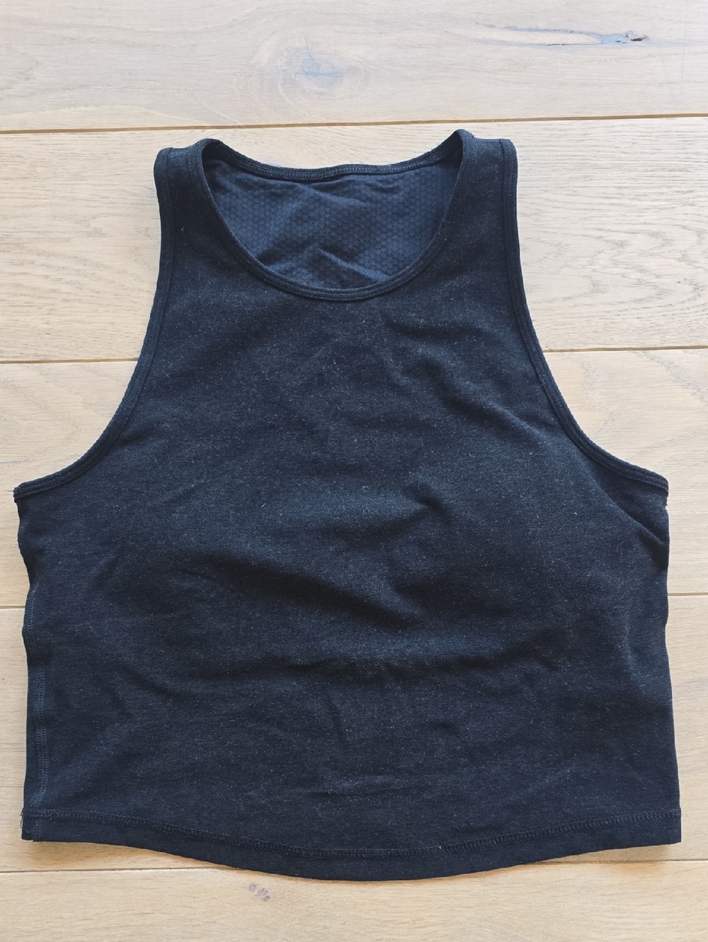 Vuori Black Cropped Tank S